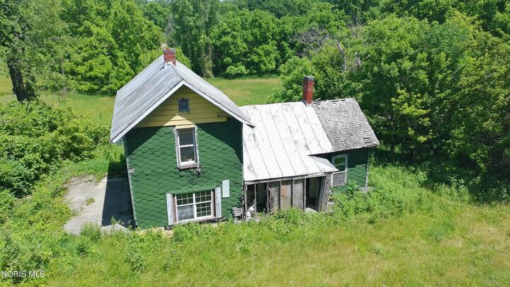 Property Photo: 1827 US Highway 20 OH 43518