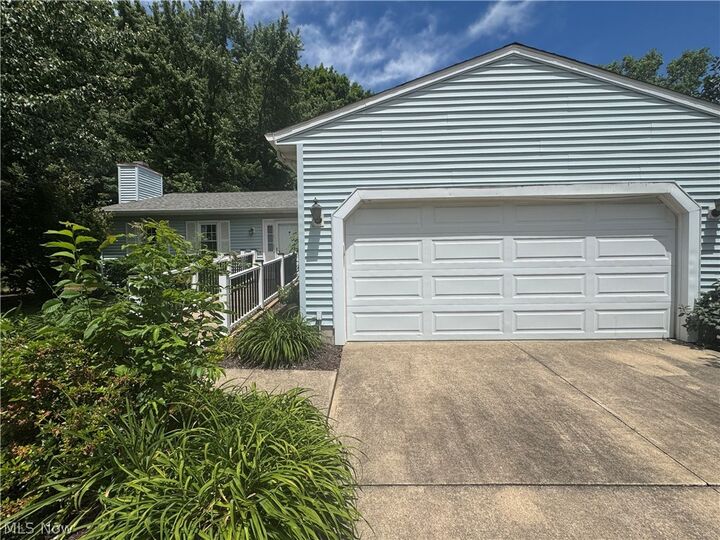 Property Photo:  1295 Vantage Way  OH 44241 