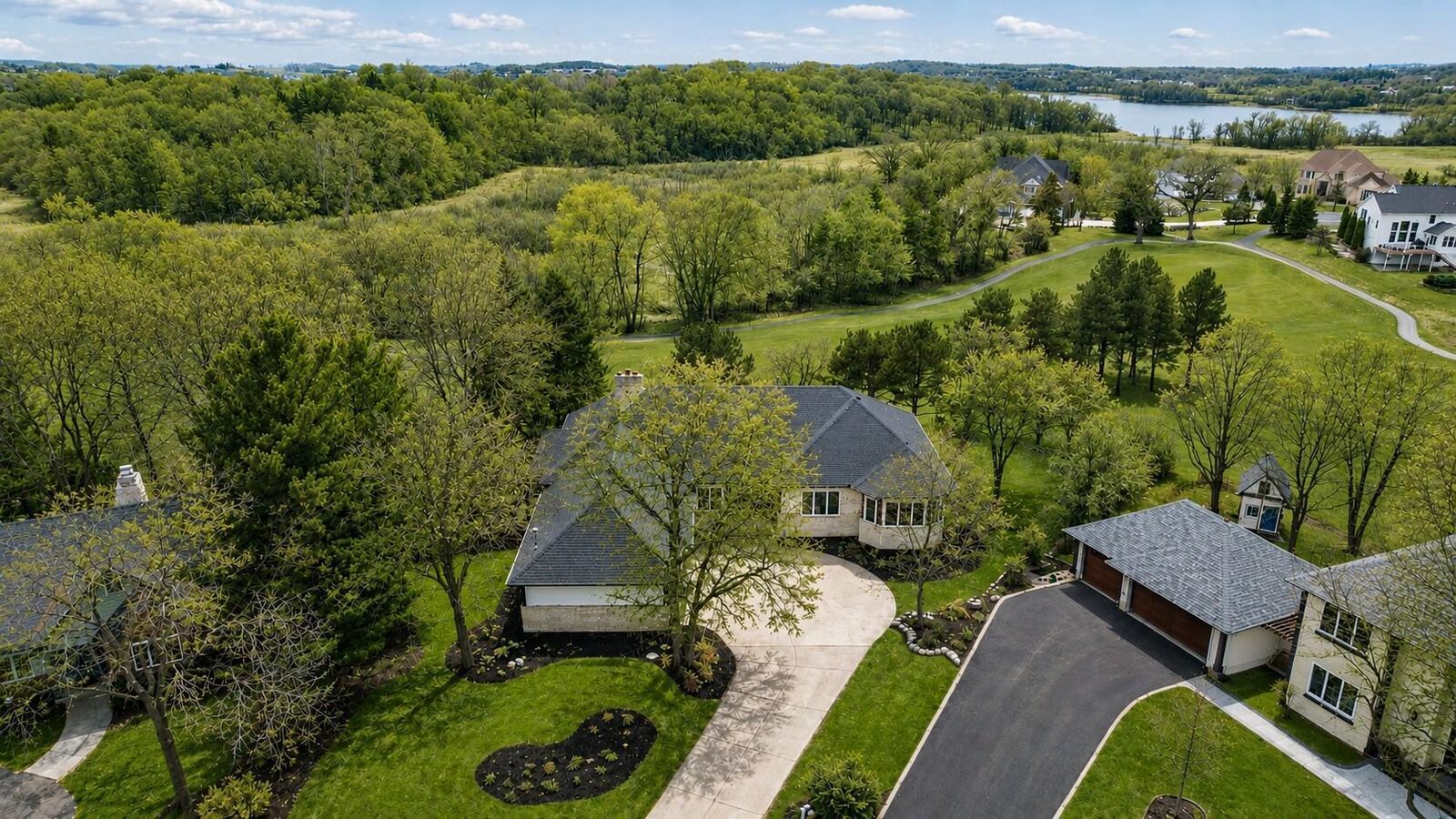 Property Photo:  2065 Woodstone Court  MN 55386 