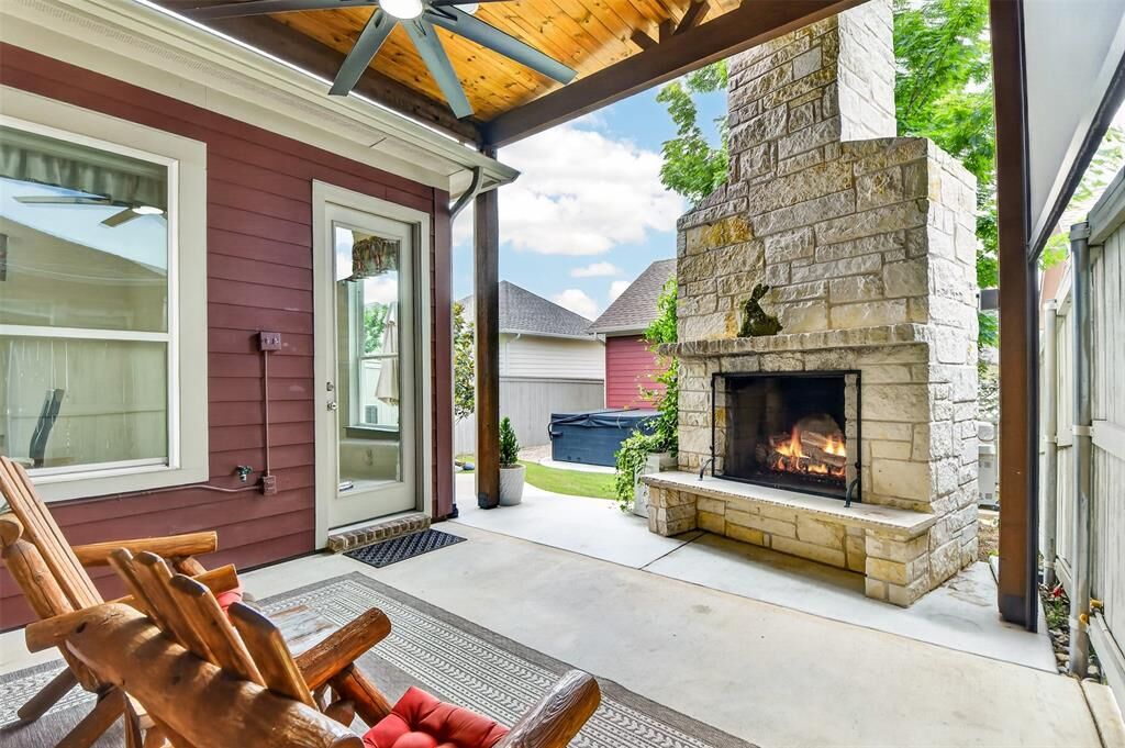 Property Photo: 2749 S Market Square TX 76247