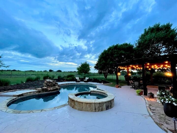 Property Photo: 164 Stoneleigh Drive TX 75032