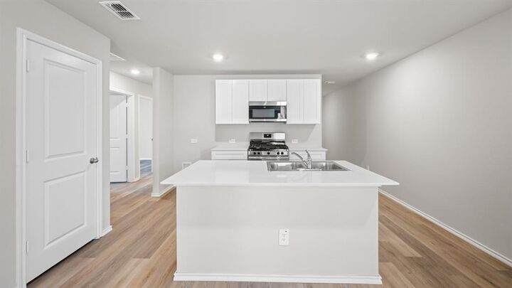 Property Photo: 4128 Woodhill Bend Drive TX 76036