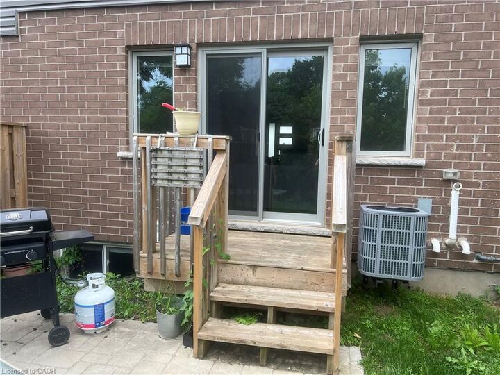 Property Photo:  90 Nieson Street  ON N1R 0B9 
