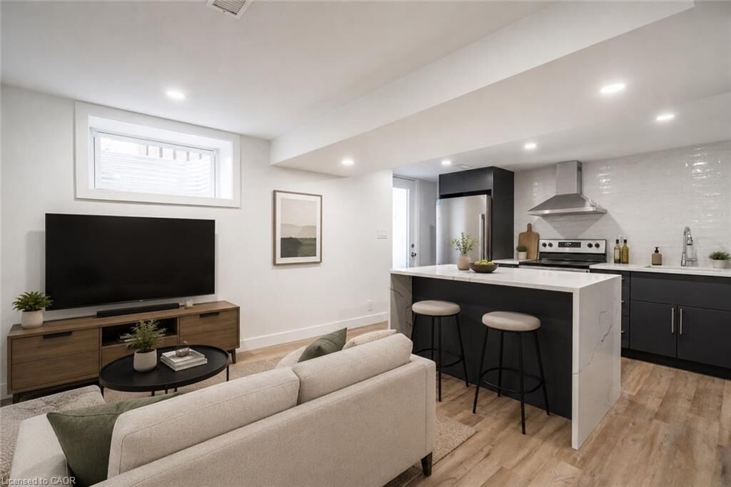 Property Photo:  19 Munn Street 2  ON L8V 1J8 