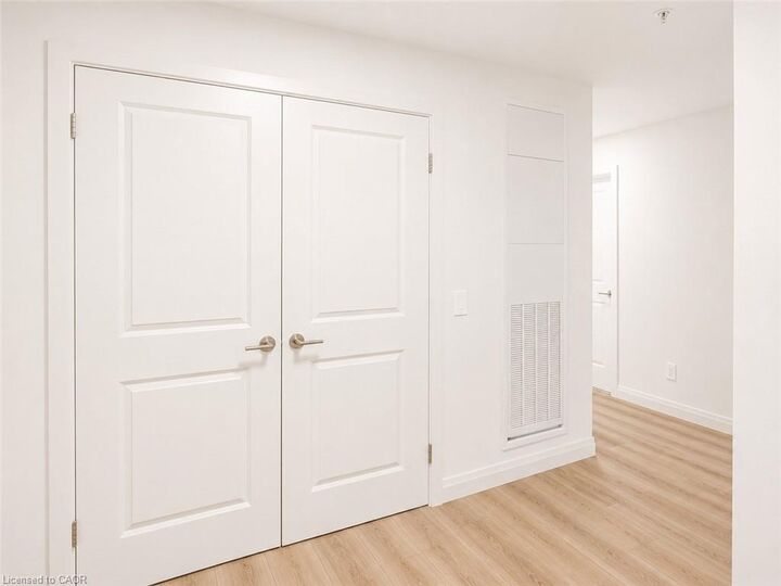 Property Photo:  1333 Weber Street E 209  ON N2A 1C2 