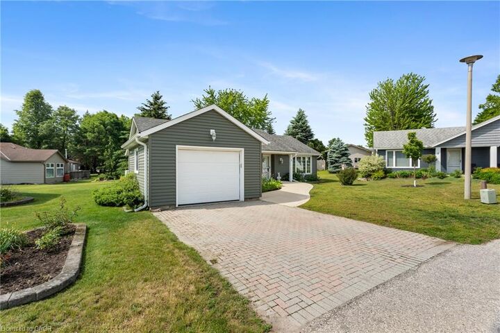 Property Photo: 3 Sunshine Place ON N3A 2E6