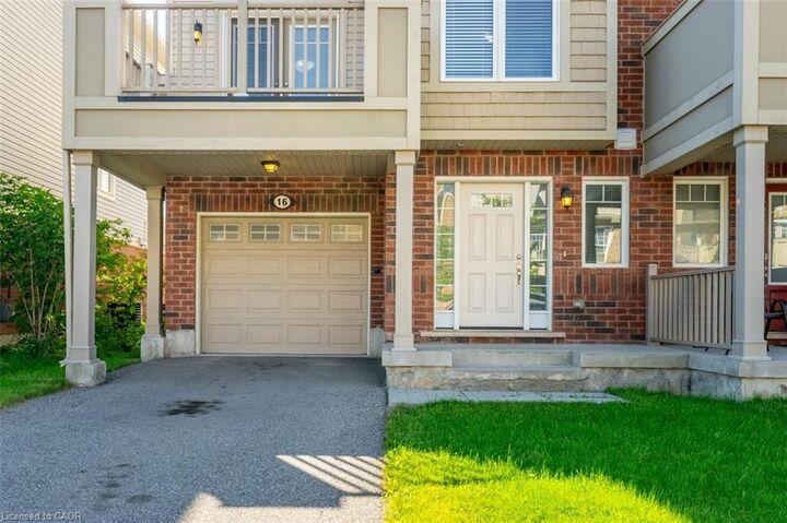 Property Photo: 16 Suitor Court ON L9T 8S1