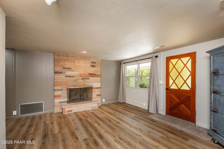 Property Photo:  322 N Washington Avenue  AZ 86301 