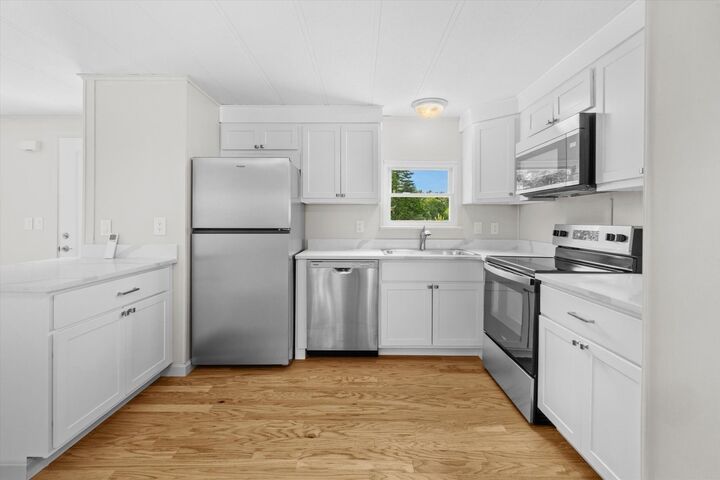 Property Photo:  18 Foxtaildr  MA 02364 