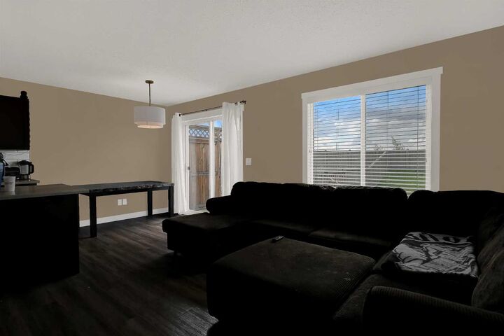 Property Photo: 8445 101 Avenue AB T8X 0R1
