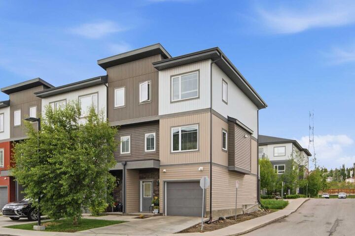 Property Photo:  5305 32 Avenue SW 2101  AB T3E 8A2 