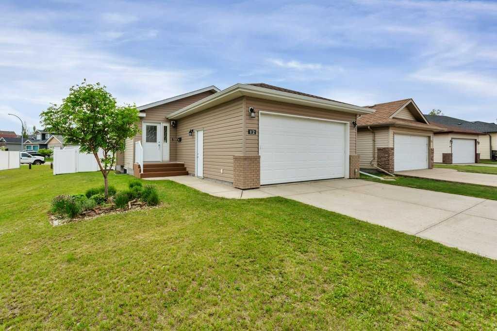 Property Photo: 12 Oswald Close AB T4P 0C1