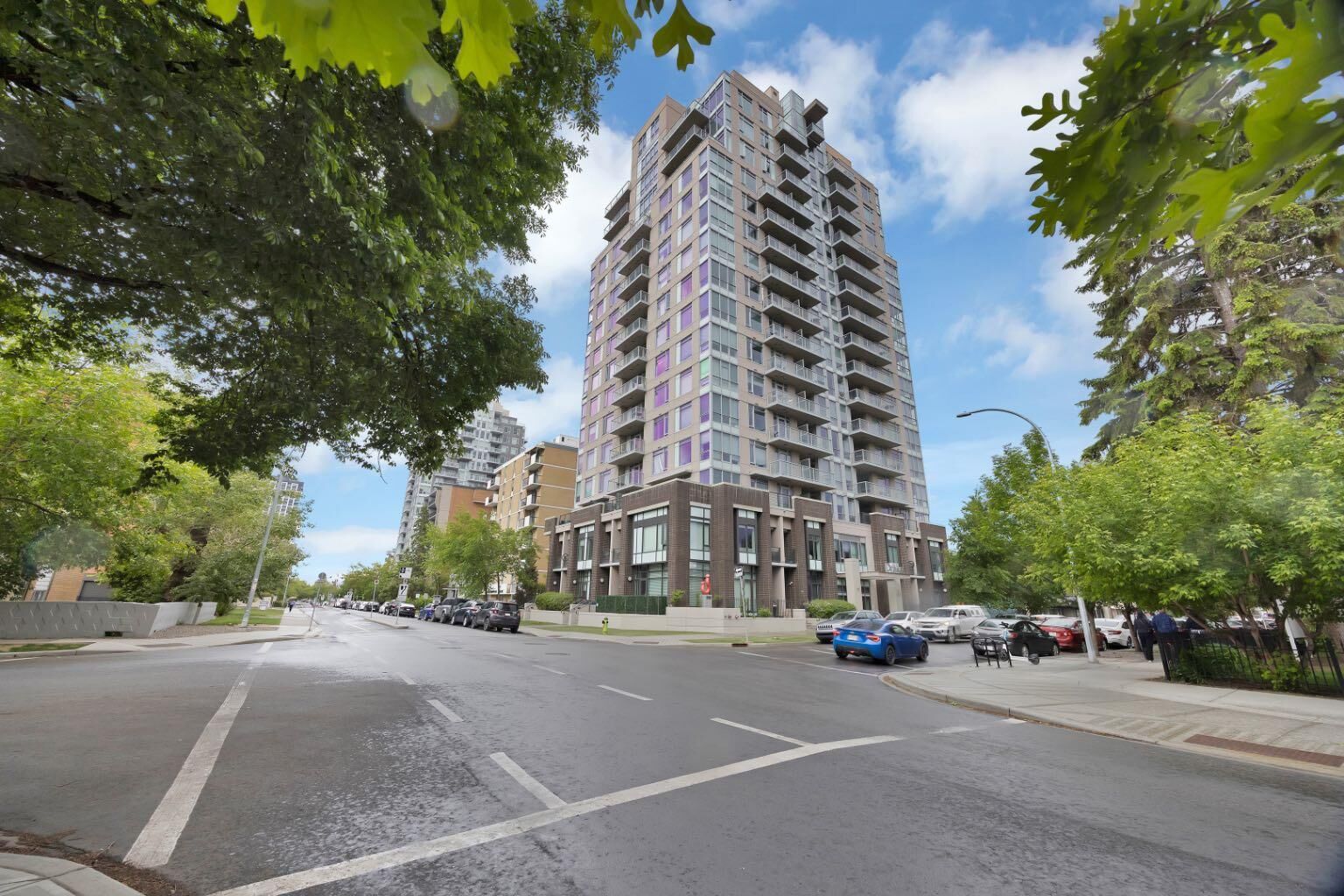 Property Photo: 1500 7 Street SW 609 AB T2R 1A7