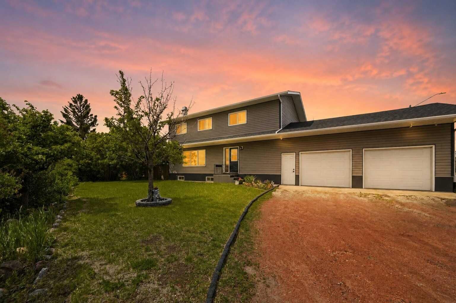 Property Photo: 5111 Minto Street AB T0M 0J0