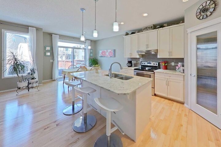 Property Photo:  28 Cranarch Crescent SE  AB T3M 2J2 