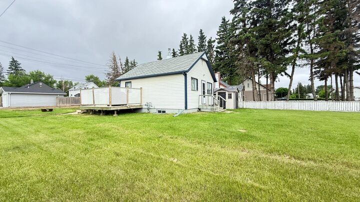Property Photo:  5301 51 Street  AB T9V 0P5 