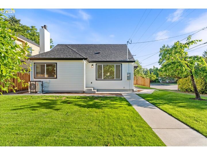 Property Photo: 2505 N Winchell St OR 97217