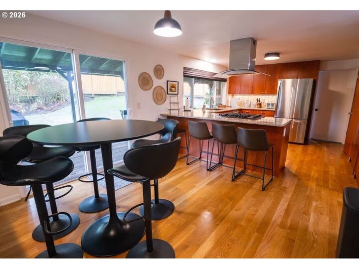 Property Photo:  1520 W 28th Pl  OR 97405 