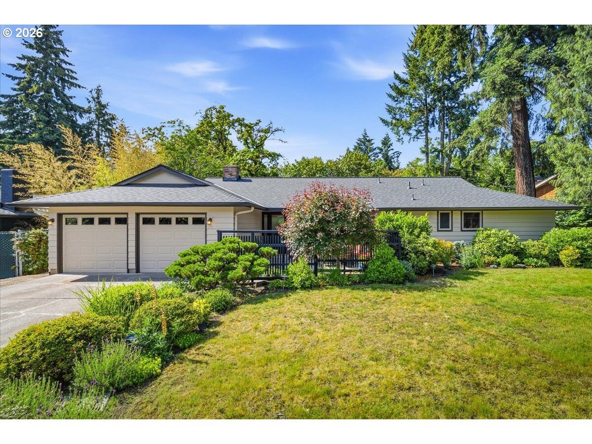 Property Photo: 5008 Eureka Way WA 98661