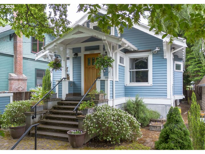 Property Photo: 1221 SE Rex St OR 97202