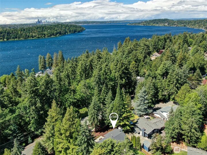 Property Photo: 6530 W Mercer Way WA 98040