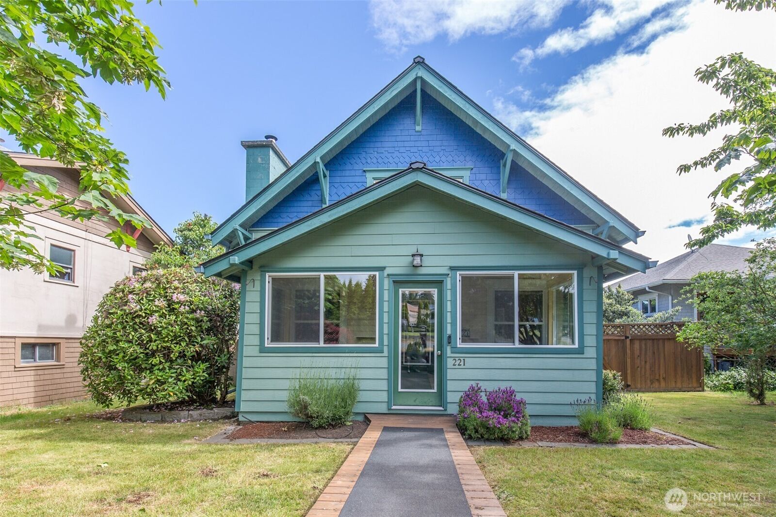 Property Photo:  221 W 15th Street  WA 98362 
