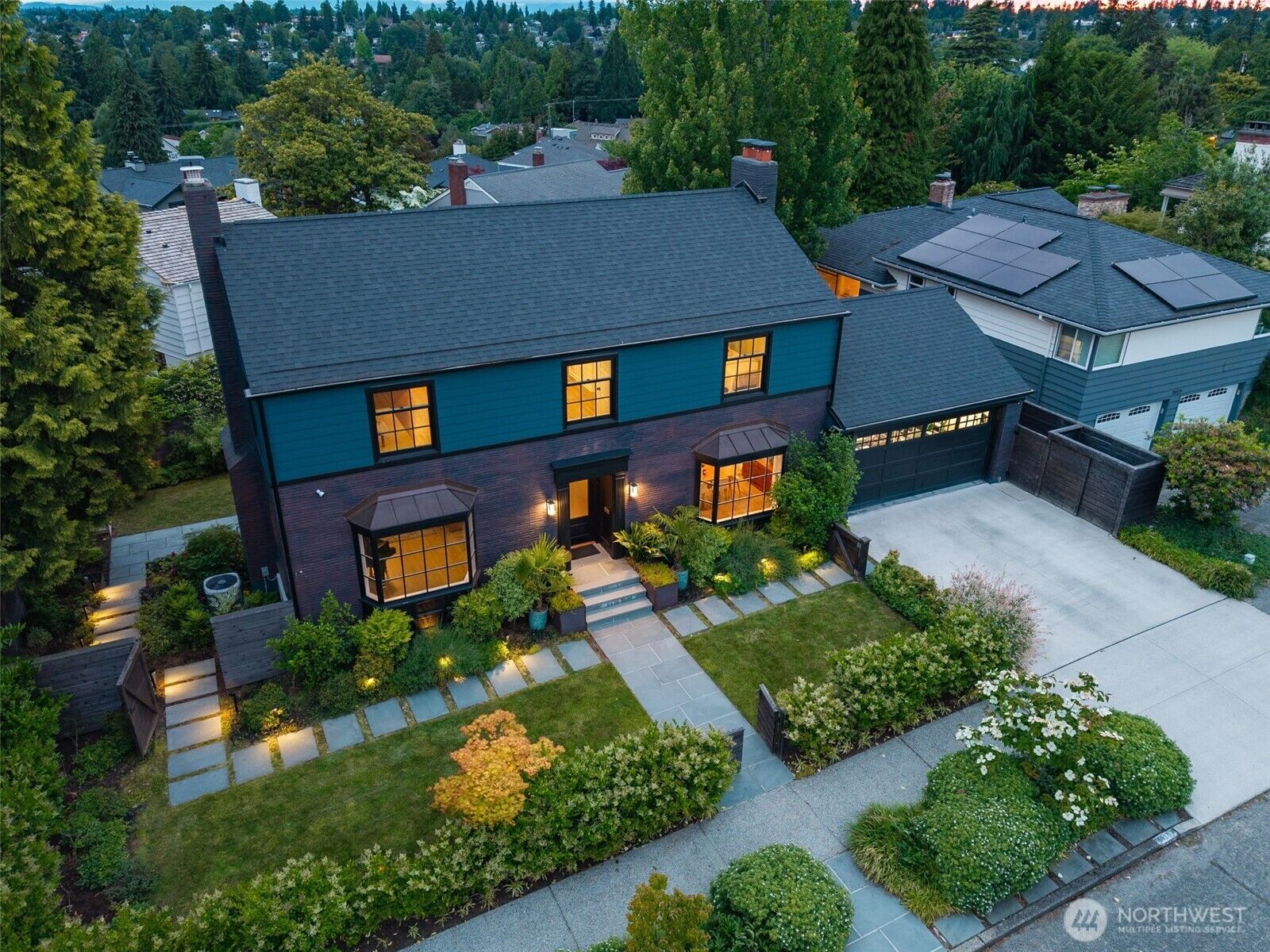 Property Photo: 5815 Ann Arbor Avenue NE WA 98105