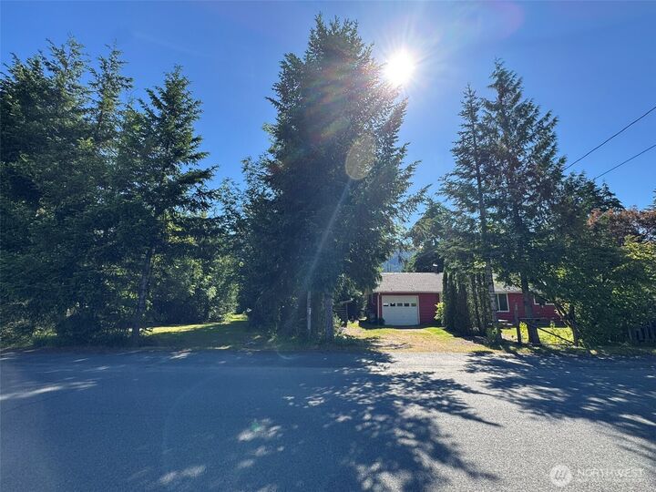 Property Photo: 660 Commercial Avenue WA 98241