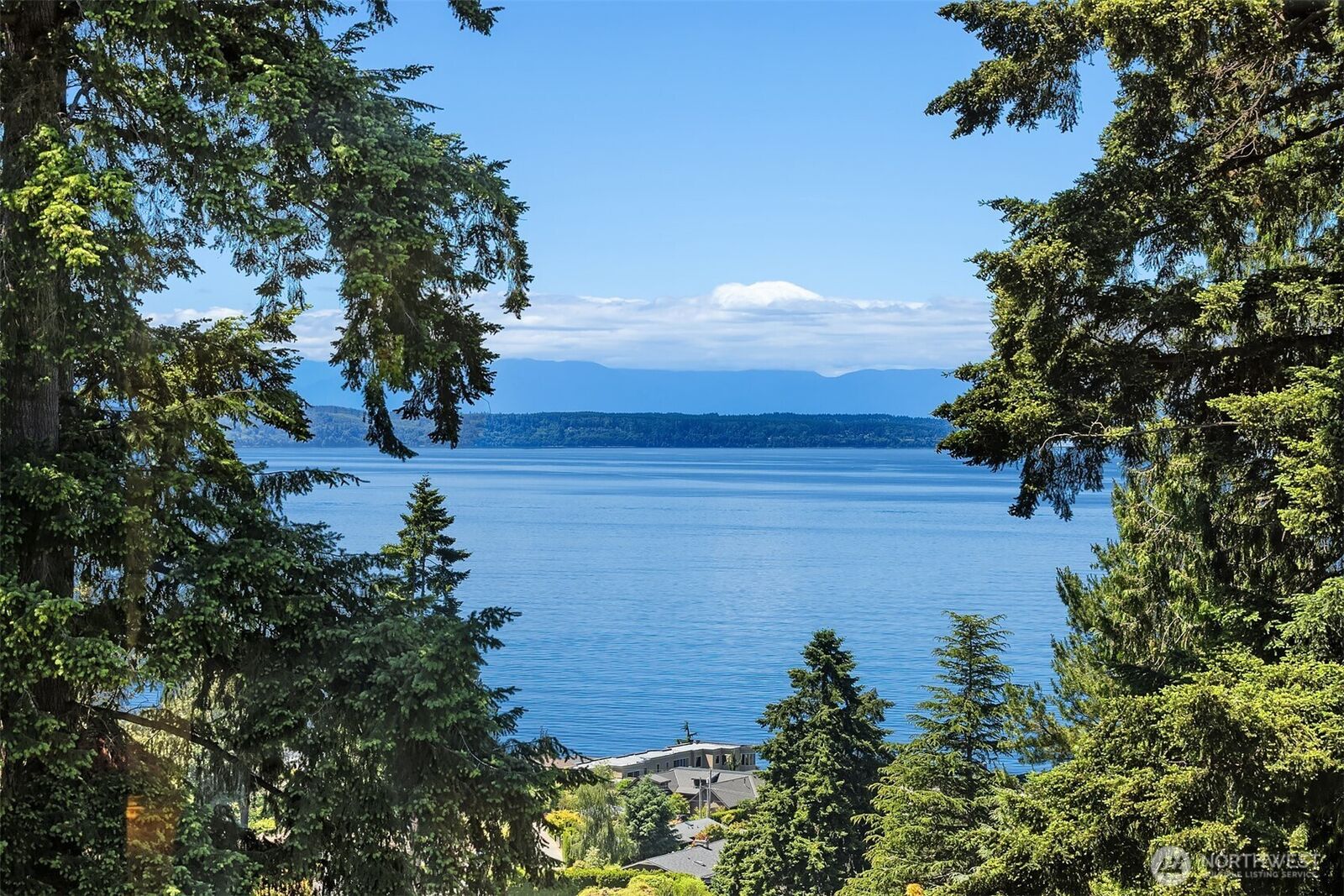 Property Photo:  9421  190th Place SW  WA 98020 