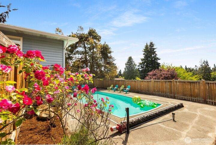 Property Photo:  8132  208th Place SW  WA 98026 