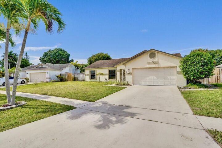 Property Photo: 54 Cedar Circle FL 33436