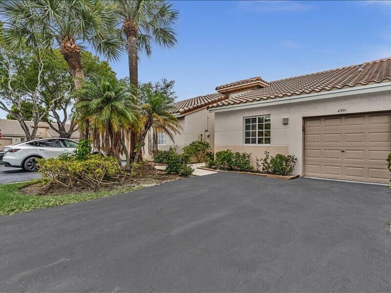 Property Photo: 4991 SW 32nd Avenue 4991 FL 33312
