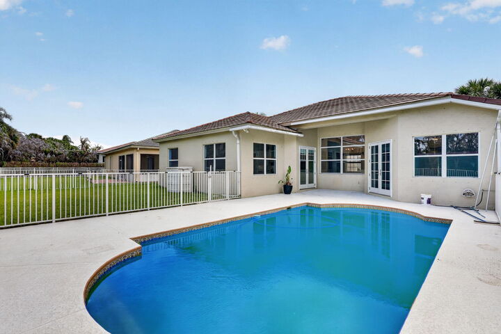 Property Photo: 505 SW Lake Manatee Way FL 34986