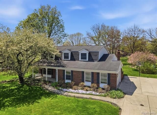 Property Photo:  9025 Muirland Drive  MI 48170 