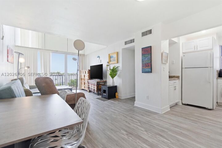 Property Photo: 210 Fontainebleau Blvd 402 FL 33172