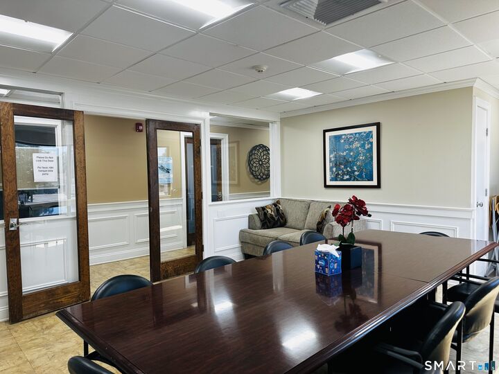 Property Photo:  840 Boston Post Road  CT 06516 