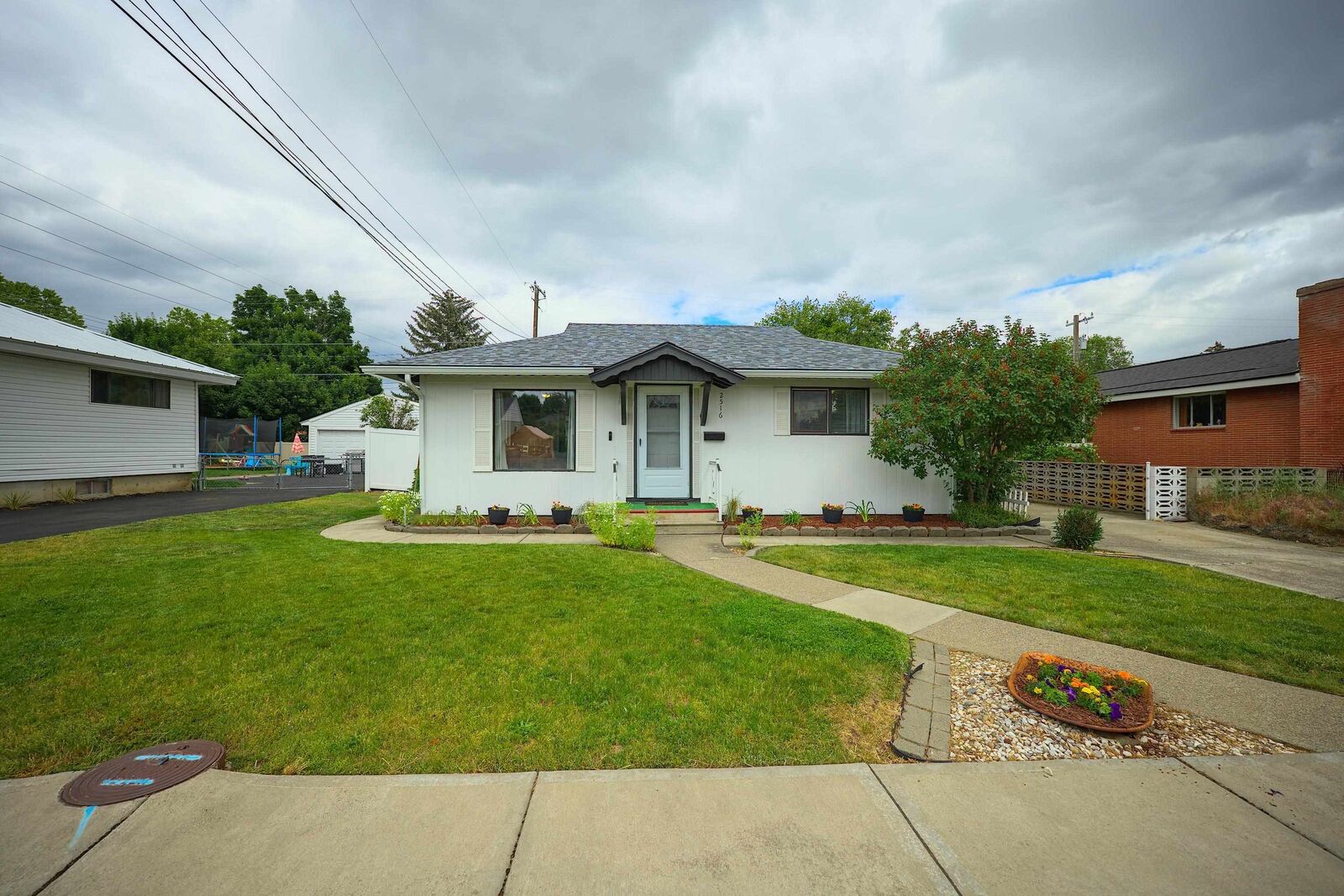Property Photo: 2516 N Julia St WA 99217