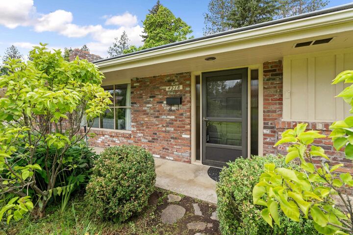 Property Photo: 4218 S Helena St WA 99203