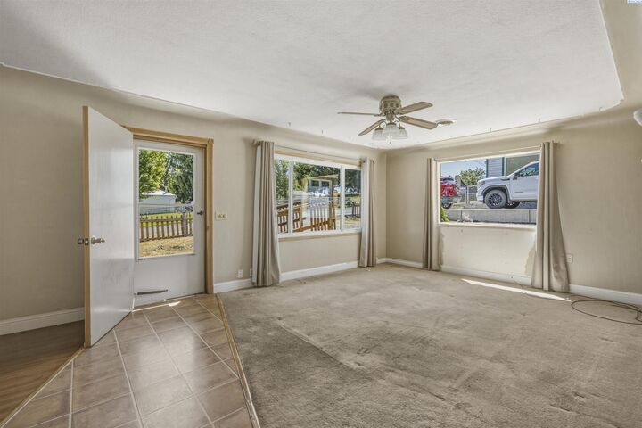 Property Photo:  1217 N Union Street  WA 99336 