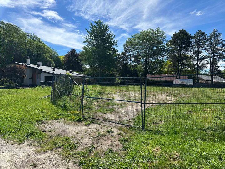 Property Photo:  18 Legato Court  ON M3B 1L7 