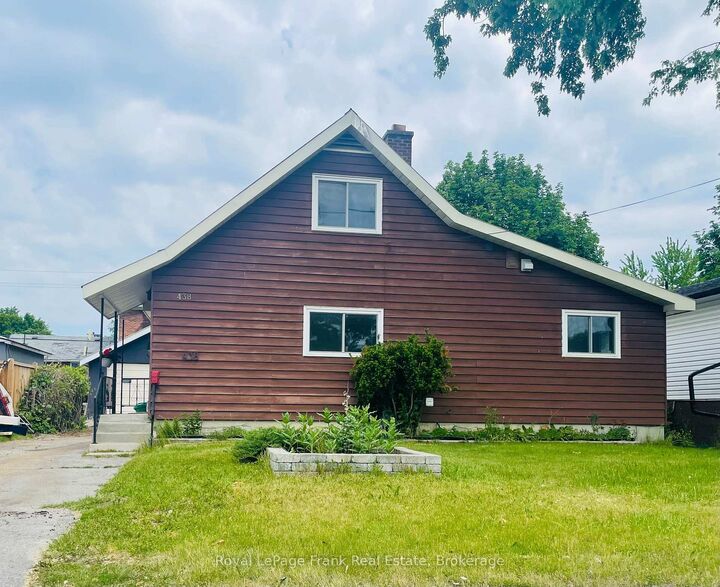 Property Photo: 438 Rose Avenue ON K9J 4E4