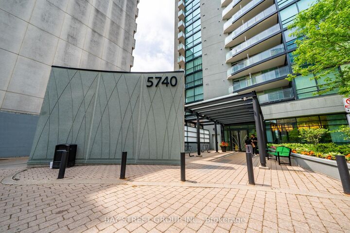 Property Photo: 5740 Yonge Street 2009 ON M2M 3T3