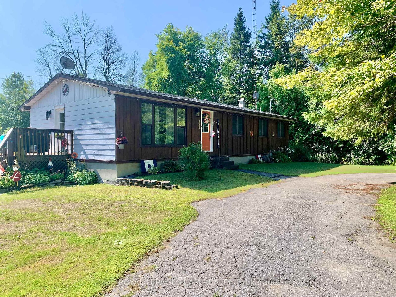 Property Photo: 690 Limerick Road ON K0G 1T0