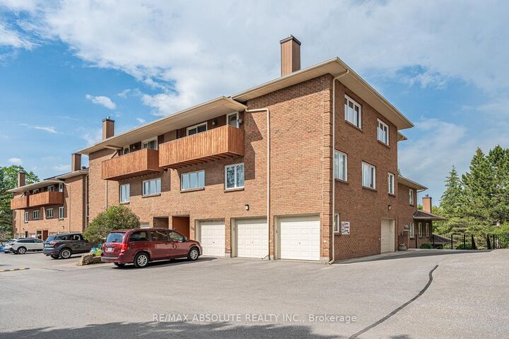 206 Stratas Court — photo 1