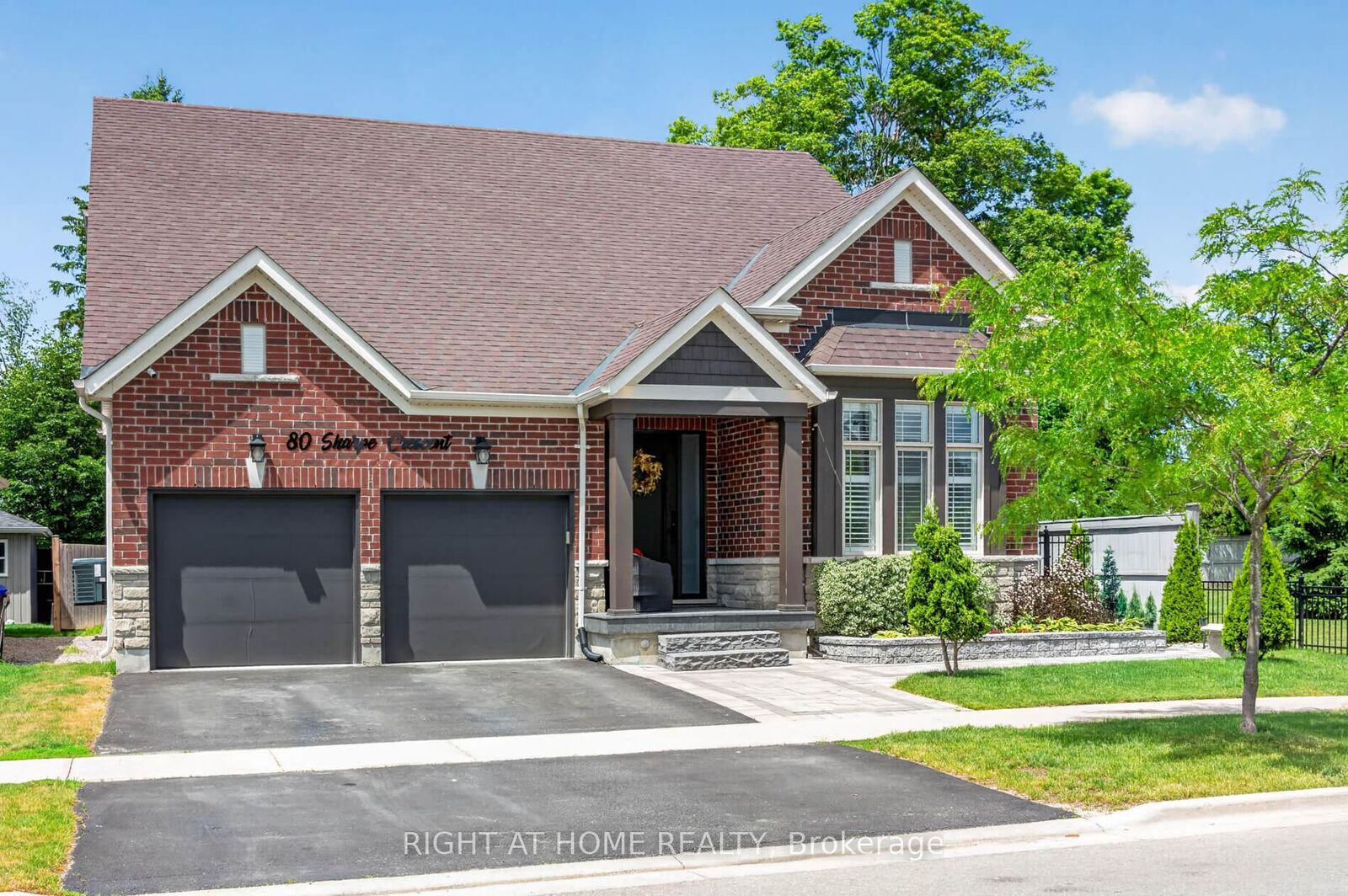 Property Photo: 80 Sharpe Crescent ON L0G 1W0