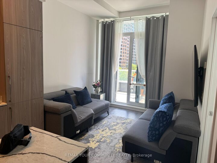 Property Photo: 15 Holmes Avenue 401 ON M2N 0L4