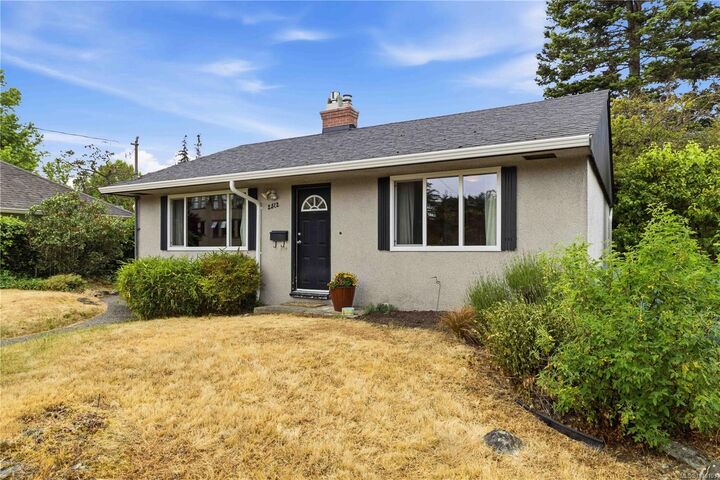 Property Photo: 2512 Shakespeare St BC V8R 4G5