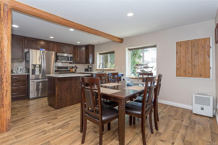Property Photo: 70 Islewood Dr BC V0R 1G0