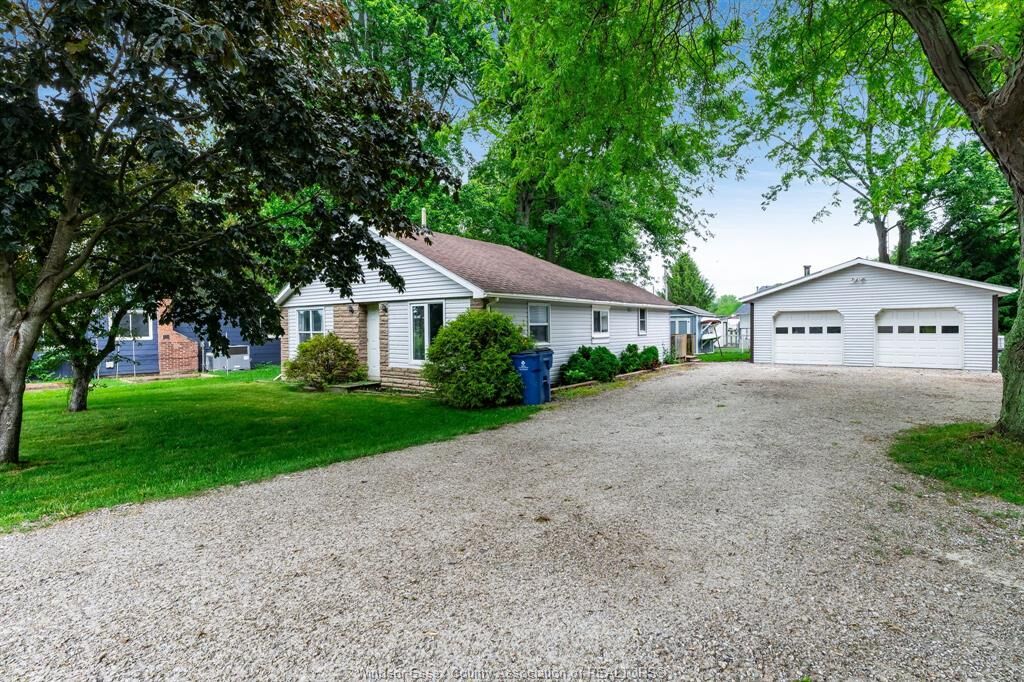 Property Photo:  19431 Charing Cross Road  ON N0P 1E0 