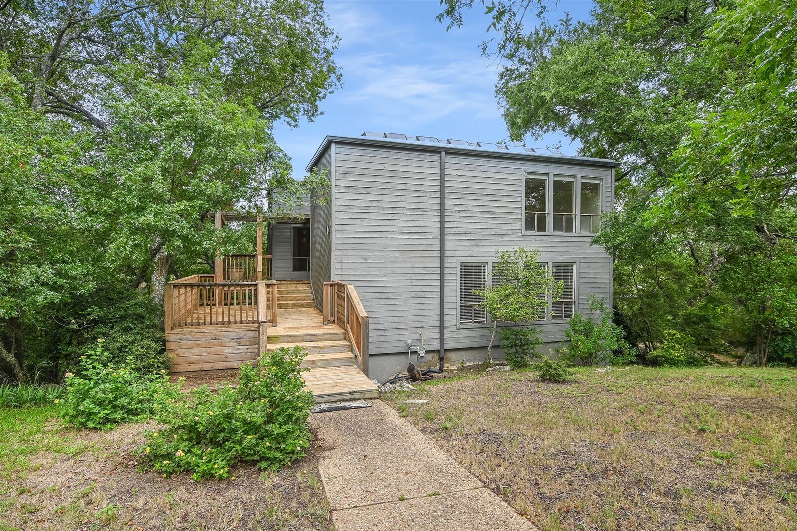 Property Photo:  8804 Mountain Path Circle  TX 78759 